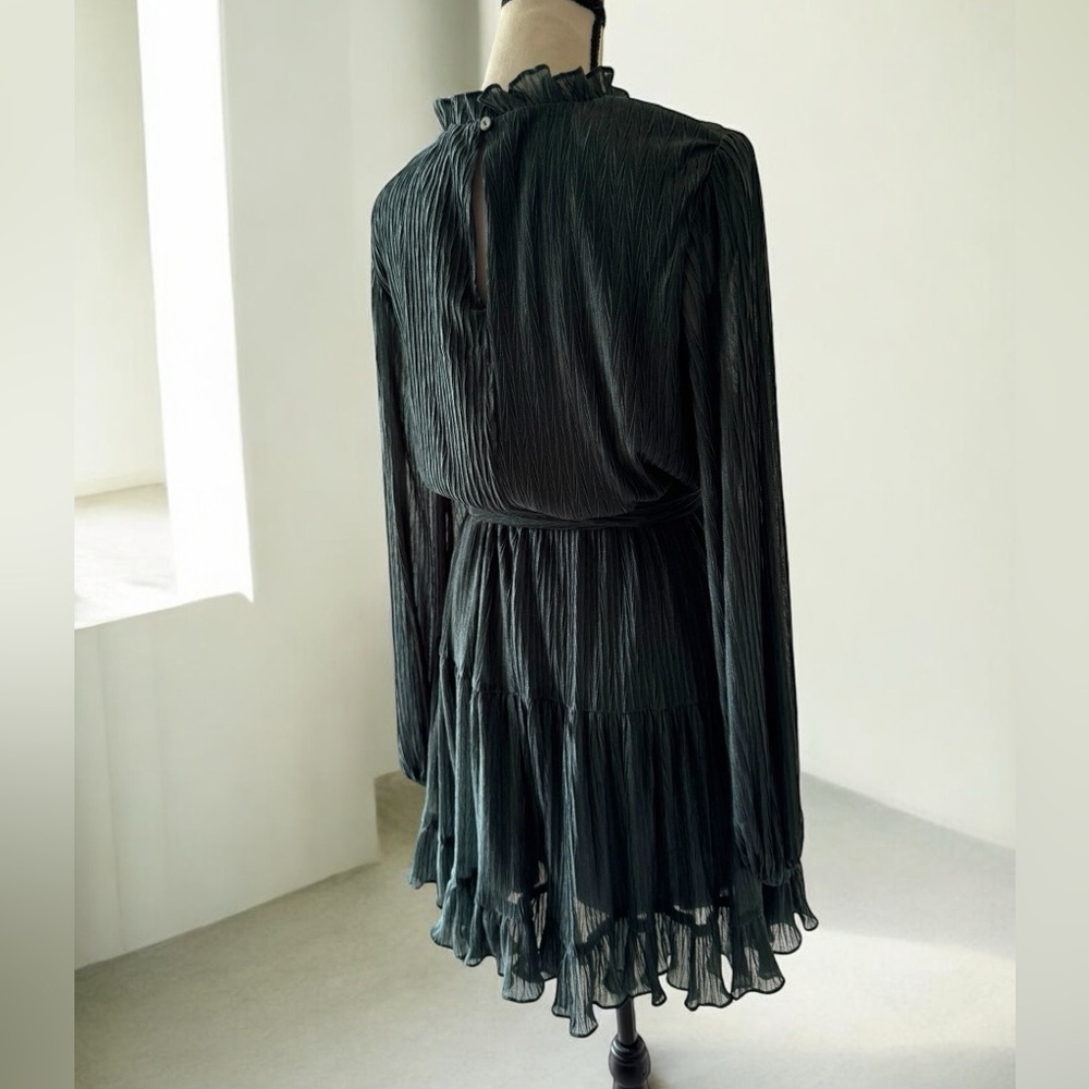 She‎ + Sky Elegant Green Pleated Dress Emerald size small - Picture 3 of 5